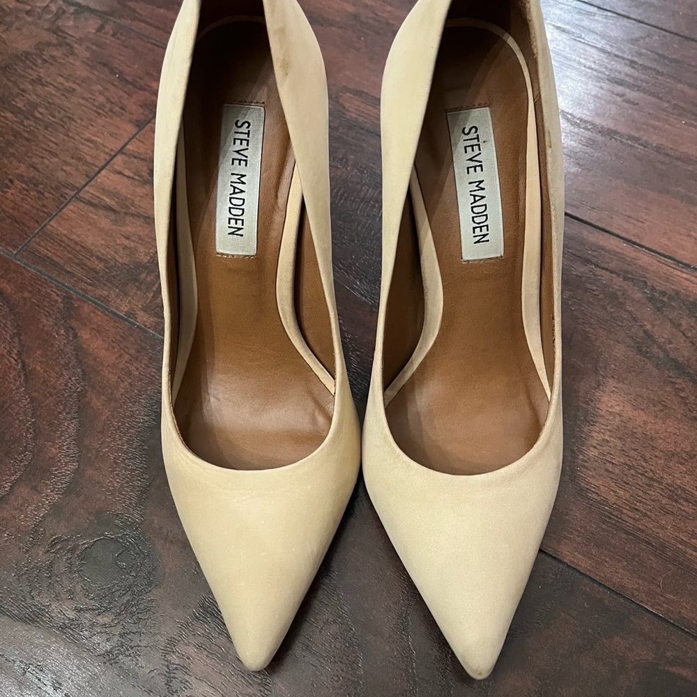 Steve Madden Beige Pointed Toe Heels